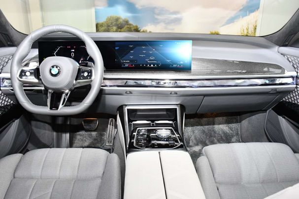 BMW 740 xDrive M Sport 220 kW image number 7