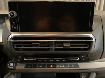Car image 38