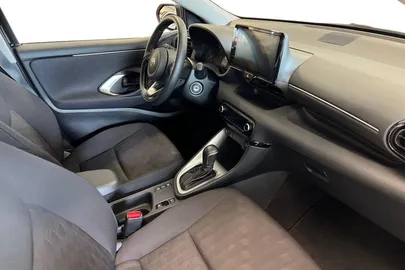 Car image 5