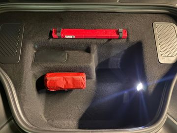 Car image 30