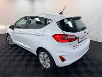 Car image 40