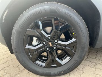 Car image 30