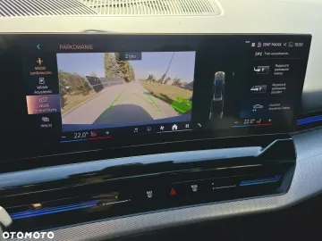 Car image 32