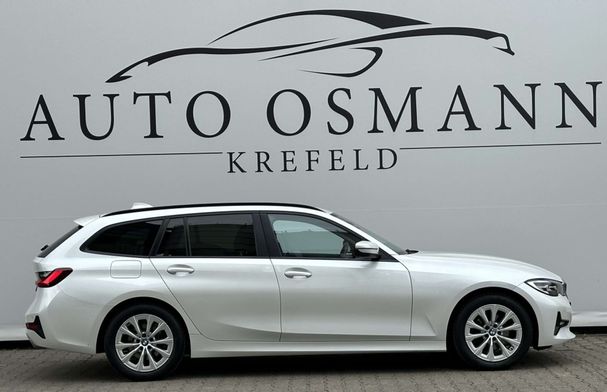 BMW 320d Touring xDrive Advantage 140 kW image number 24