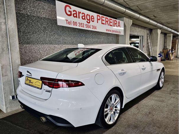 Jaguar XE P300 AWD SE 221 kW image number 2