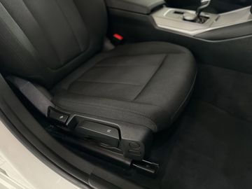 Car image 37