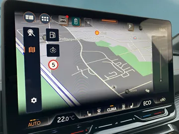 Car image 24