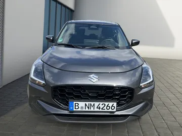 Car image 5