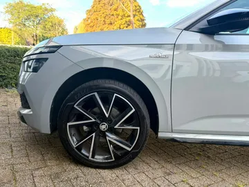 Car image 28