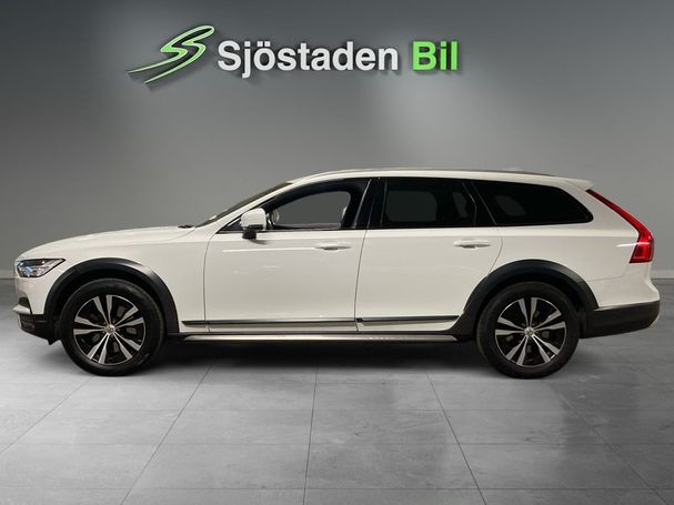 Volvo V90 Cross Country D4 AWD Momentum 140 kW image number 2