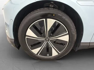 Car image 38