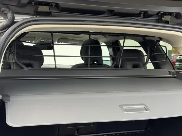 Car image 34