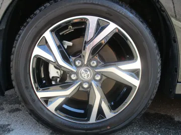 Car image 24
