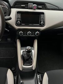 Car image 31