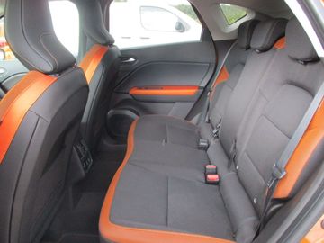 Car image 13