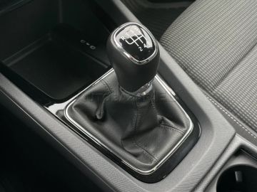 Car image 35