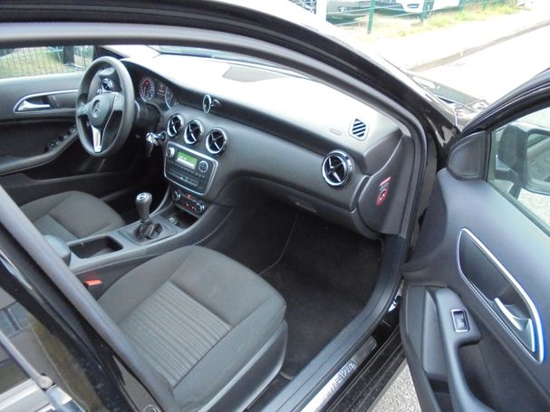 Mercedes-Benz A 180 BlueEFFICIENCY 90 kW image number 9