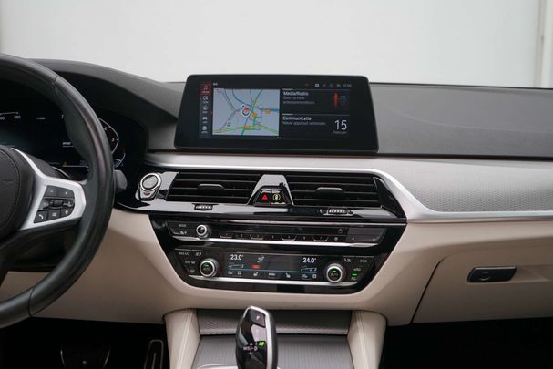 BMW 520i Touring 135 kW image number 12