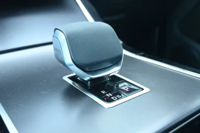 Car image 32