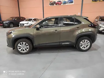 Car image 4
