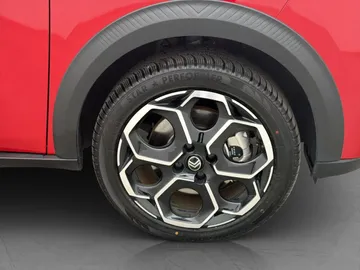 Car image 32