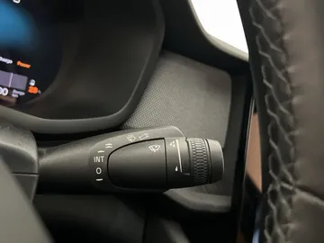 Car image 38