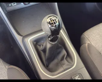 Car image 24