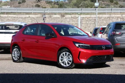 Car image 3
