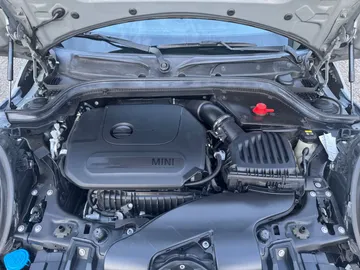 Car image 28