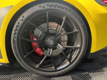 Car image 32