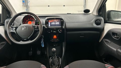 Car image 10