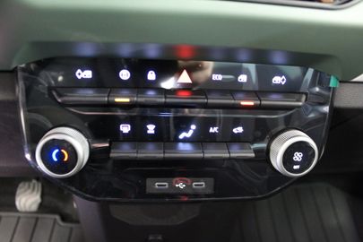 Car image 30