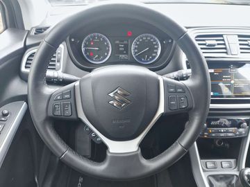 Car image 10