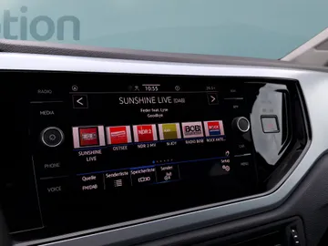 Car image 28