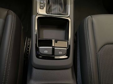 Car image 35