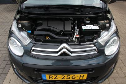Car image 27