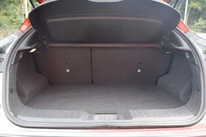 Car image 32