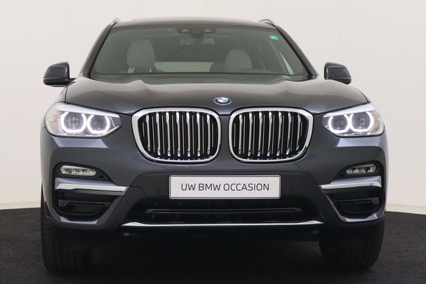 BMW X3 xDrive20i Luxury Line 135 kW image number 2