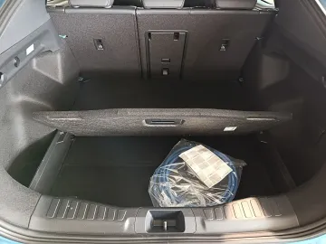Car image 29