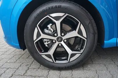 Car image 27
