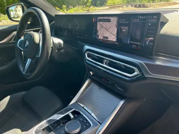 Car image 32