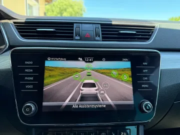 Car image 25