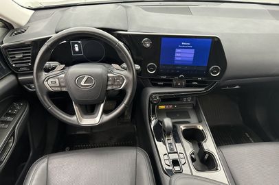 Car image 14