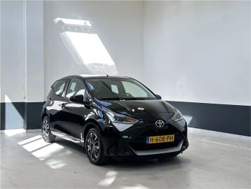 Car image 2