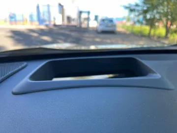 Car image 29
