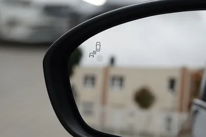 Car image 35