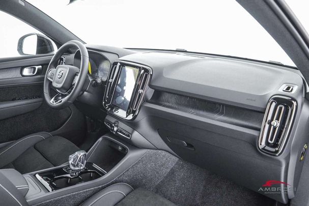 Volvo XC40 Plus 300 kW image number 12