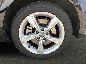Car image 29