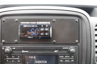 Car image 37