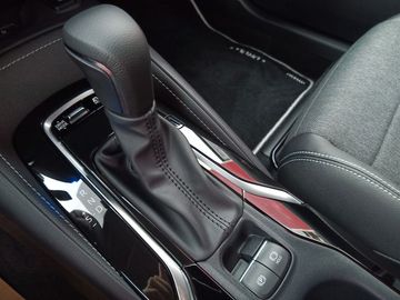 Car image 15